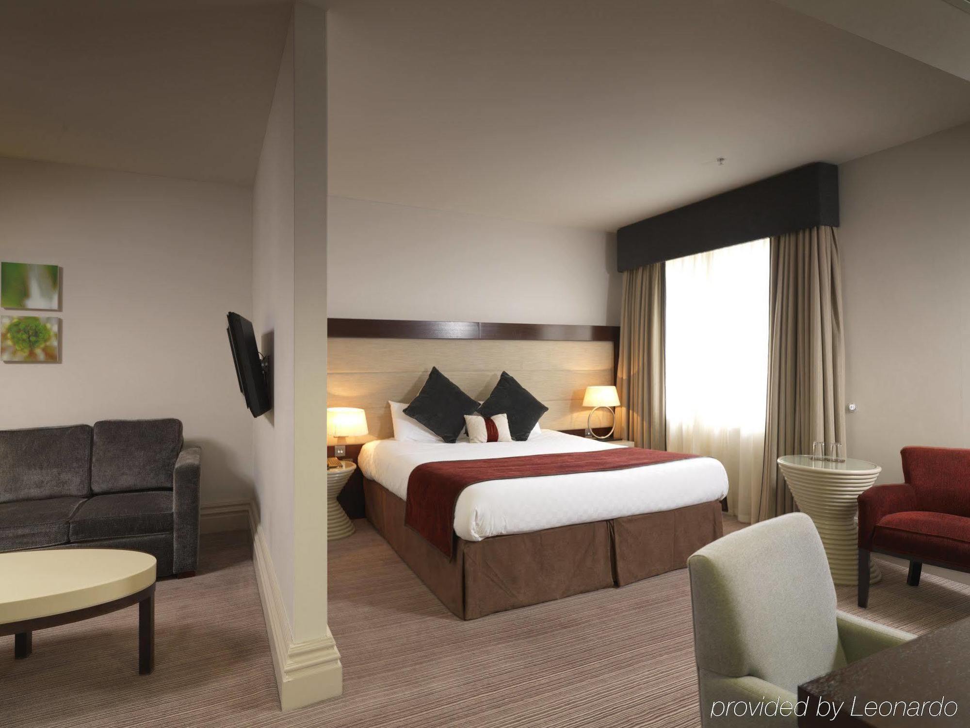 Leonardo Hotel Cardiff - Formerly Jurys Inn Room photo